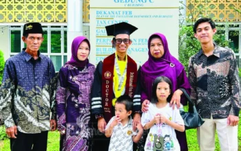Anak Petani dari Bone Raih Gelar Doktor, Kisah Aras Prabowo Jadi Bukti Pendidikan Bisa Ubah Masa Depan 7 Anak Petani dari Bone Raih Gelar Doktor, Kisah Aras Prabowo Jadi Bukti Pendidikan Bisa Ubah Masa Depan