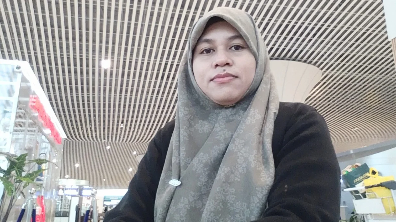 Juniwati Lafuku, S. Farm.
