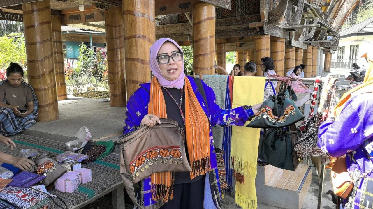 FCC Sulsel Soroti Regenerasi Penenun, Tenun Toraja Dinilai Perlu Promosi Lebih Luas