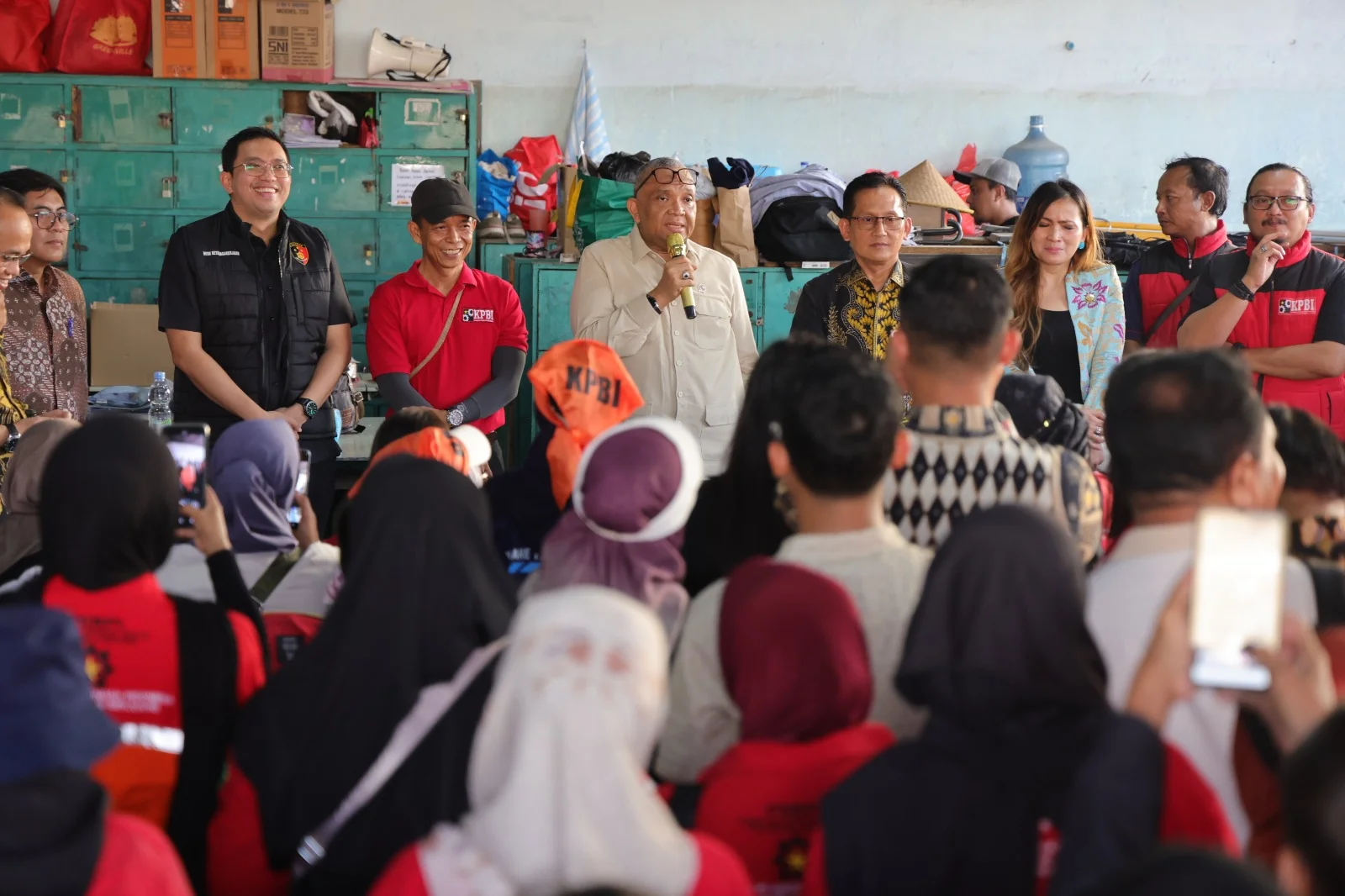 Tindak Lanjuti Aduan Buruh, Kemnaker Mediasi Kasus PHK 133 Pekerja PT Amos Indah Indonesia
