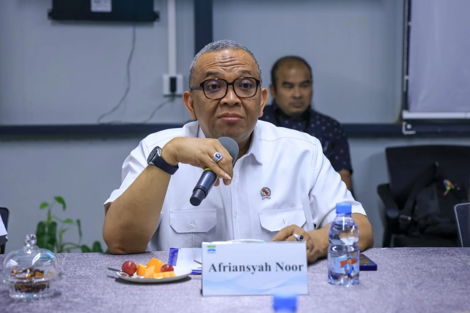 Wamenaker Sebut Penggunaan TKA Harus Tingkatkan Kompetensi Tenaga Kerja Lokal 2 Wamenaker: Penggunaan TKA Harus Tingkatkan Kompetensi Tenaga Kerja Lokal