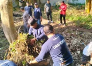 Lurah Bontoa dan Aparatnya Kerja Bakti di Rujab Bupati Jeneponto dan Kantor Camat Binamu