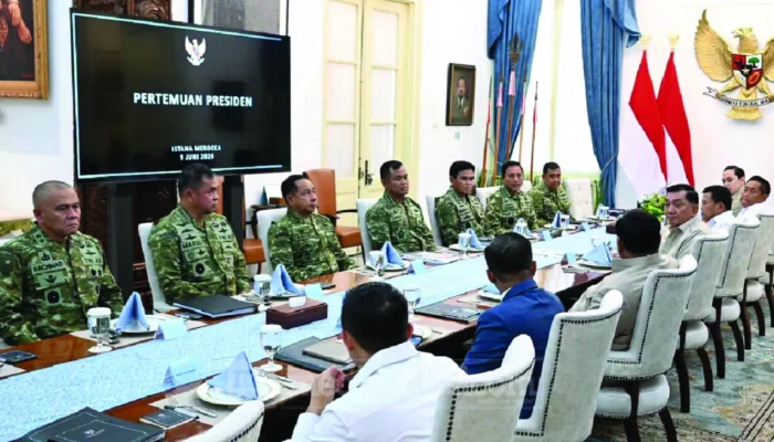 Presiden Prabowo Panggil Petinggi TNI ke Istana, Bahas Laporan 2.000 Jembatan hingga Listrik untuk 200 Desa Papua