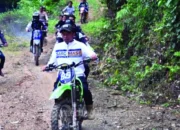 Naik Motor Trail, Bupati Sidrap Susuri Dusun-Dusun di Tana Toro dan Tinjau Kebun Kopi Warga