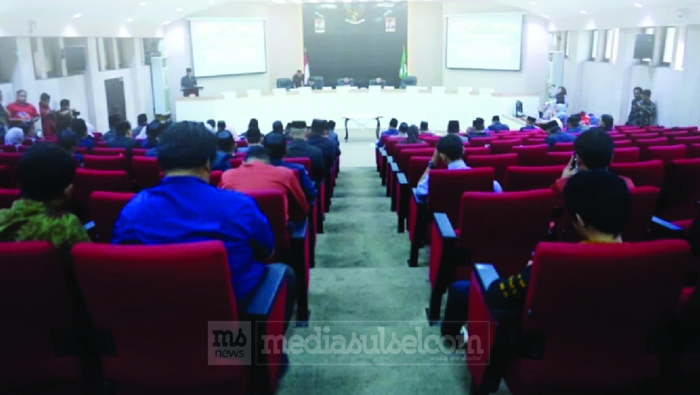 Kepala Dinas Pertanahan Makassar Hadiri Paripurna DPRD Bahas Penataan Ruang dan Perhubungan 2 paripurna dprd mks