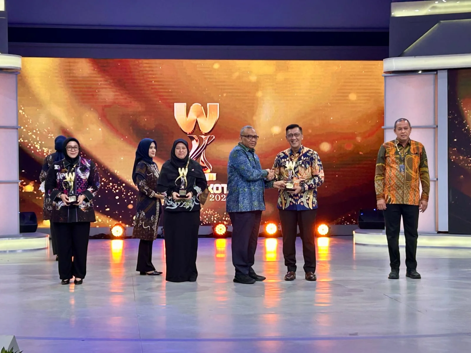 Wamenaker: Kepercayaan Publik Lahir dari Pelayanan Cepat dan Transparan, Bukan Janji 2 Wamenaker: Kepercayaan Publik Lahir dari Pelayanan Cepat dan Transparan, Bukan Janji