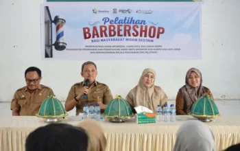 Bupati Jeneponto Buka Pelatihan Barbershop, Siapkan Pelaku Usaha Baru dari P3KE 8 Bupati Jeneponto Buka Pelatihan Barbershop, Siapkan Pelaku Usaha Baru dari P3KE