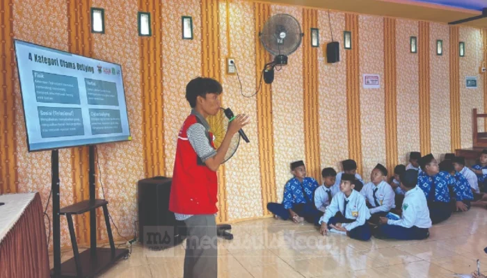 Mahasiswa KKN Unhas Edukasi Pencegahan Bullying dan Perlindungan Hukum bagi Pelajar MTs di Sidrap