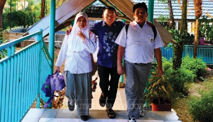 Bupati Sidrap Syaharuddin Alrif Beri Teladan Lewat Gerakan Ayah Mengantar Anak di Hari Pertama Sekolah