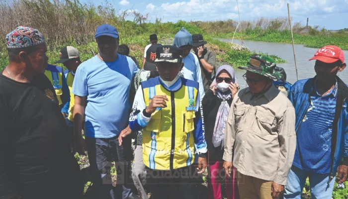 Tak Kenal Hari Libur, Bupati Sidrap Turun ke Danau Sidenreng Siapkan Pasokan Air untuk Ribuan Hektare Sawah