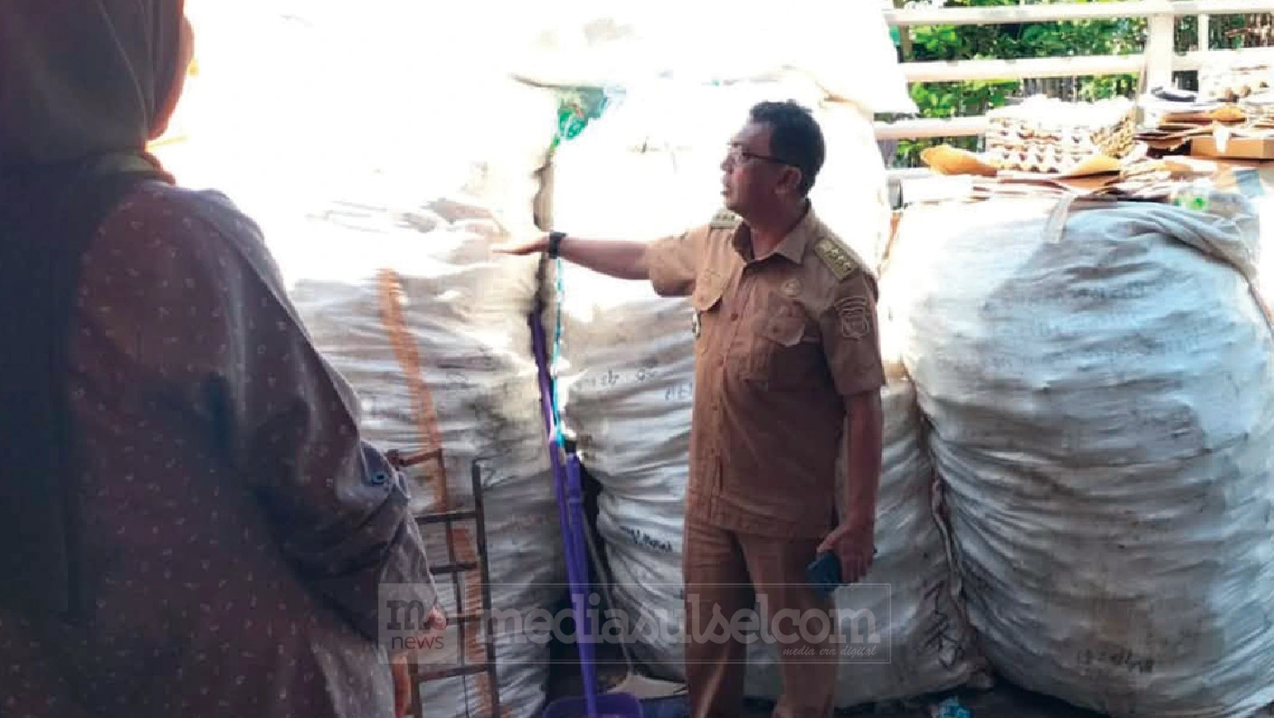 Camat Manggala Tinjau Bank Sampah Mekar Swadaya, Dorong Pengelolaan Sampah Bernilai Ekonomi 2 Camat Manggala Kunjungi BSU2