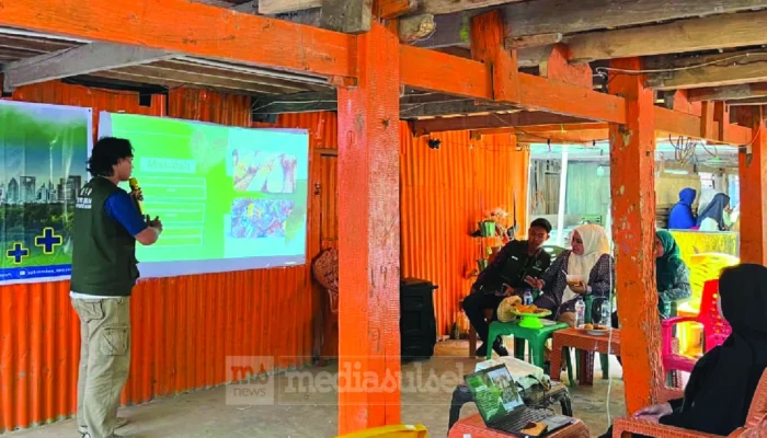 Warga Desa Beroanging Dibekali Pengelolaan Sampah dan PHBS