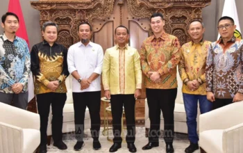 Gubernur Sulsel Temui Menteri ESDM, Dorong Listrik 24 Jam untuk Desa Terpencil dan Kepulauan 8 Gub Sulsel Bertemu MenESDM