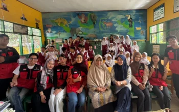 Tanamkan Kesadaran Lingkungan Sejak Dini, Mahasiswa KKN-T Unhas Ajarkan Siswa SDN 46 Parepare Olah Sampah Plastik Jadi Ecobrick 7 IMG 20260718 153552 871