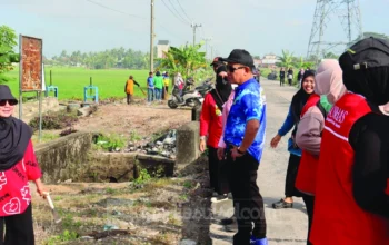 Wabup Sidrap dan Ketua DPRD Pimpin Jumat Bersih di Panca Rijang, Libatkan Mahasiswa KKN Unhas dan Warga 7 Jumat Bersih Sidrap