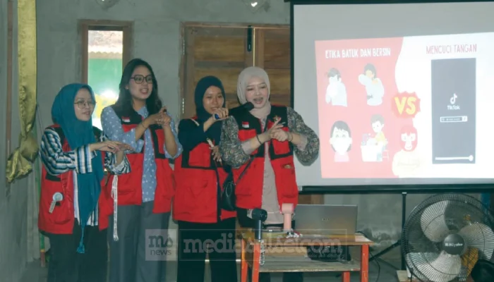 Mahasiswa KKN-PK Unhas Edukasi Pencegahan ISPA dan PHBS kepada Siswa MIN 1 Barru
