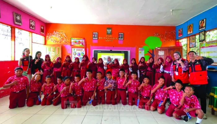 Mahasiswa KKN Unhas Edukasi Pencegahan Tipes di SDN 4 Kulo Sidrap, Tanamkan PHBS Sejak Dini