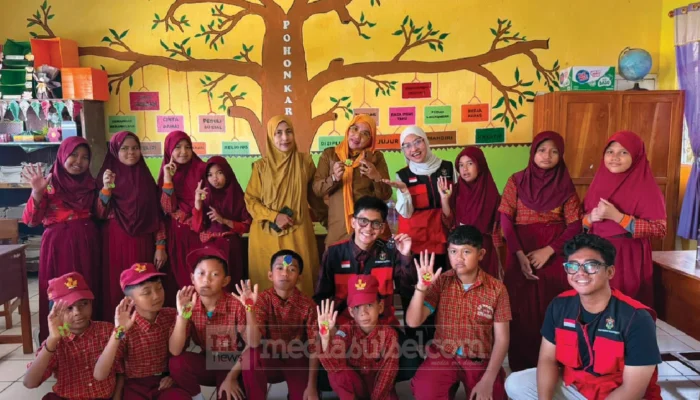 Mahasiswa KKN Unhas Edukasi 3R di SDN 65 Parepare, Sulap Tutup Botol Bekas Jadi Kerajinan Bernilai