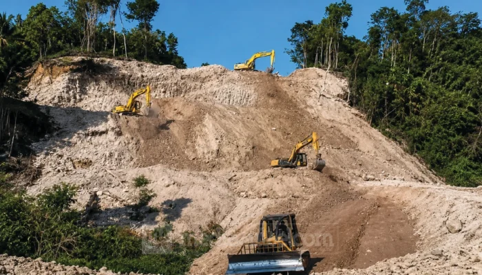 Mekanisme Bantuan Traktor bagi Pemilik Sawah Terdampak Pelabuhan Tonra Dipertanyakan