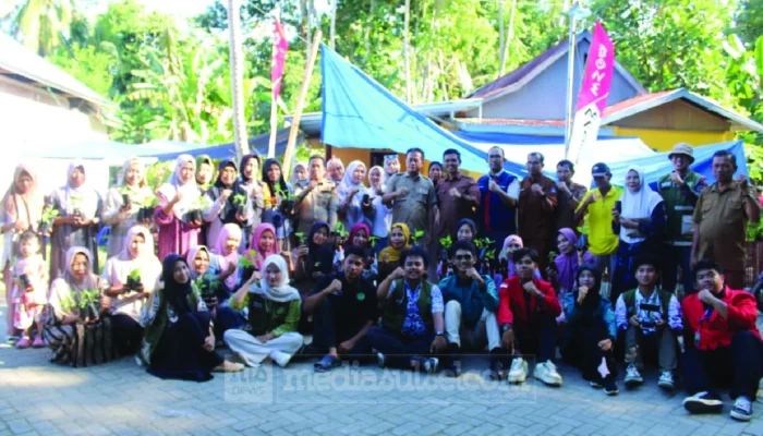 UKM KPI Unhas Hidupkan Kembali P2L di Bone, Salurkan 1.300 Bibit dan Integrasikan Program Mannennungeng