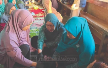 Mahasiswa UMI Latih Warga Bonto Manurung Maros Olah Buah Pinus Jadi Briket Biomassa Bernilai Ekonomi 9 PPK Ormawa UMI1