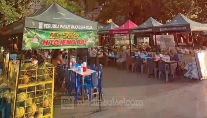 Penjual Es Kelapa Muda Rotterdam Direlokasi ke Depan Pasar Kampung Baru Makassar
