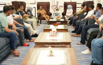 Rapat Dini Hari