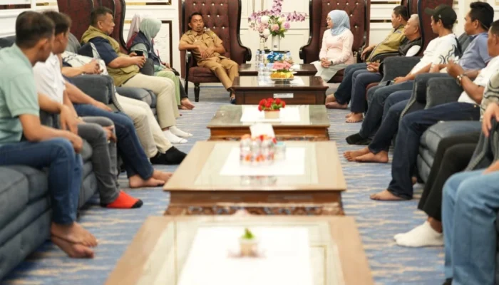 Jelang Panen Raya, Pemkab Sidrap dan Bulog Gelar Rapat Dini Hari Pastikan Gabah Petani Terserap