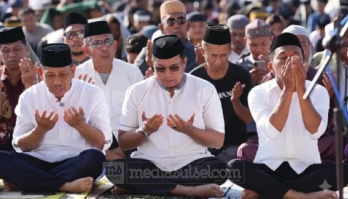Belasan Ribu Warga Sidrap Salat Istisqa, Syaharuddin Alrif Ajak Perkuat Ikhtiar Hadapi Kemarau