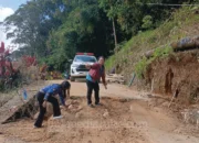 Menembus Longsor dan Prosesi Adat, TP PKK Toraja Utara Bawa Penguatan Kader hingga Pelosok Buntu Pepasan