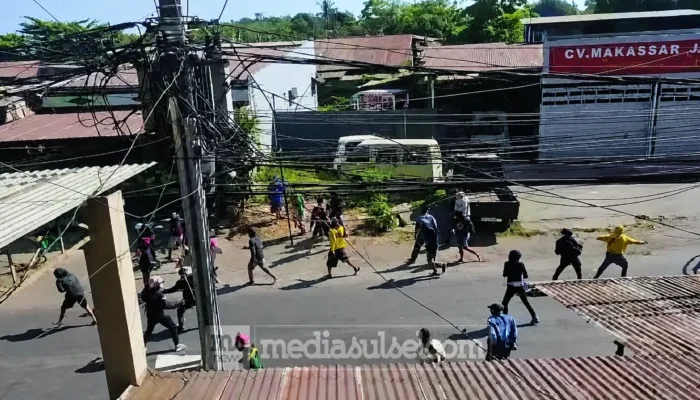 Ratusan Warga Tolak Pengukuran Lahan Aditarina Makassar, Bentrok dengan Aparat Tak Terhindarkan