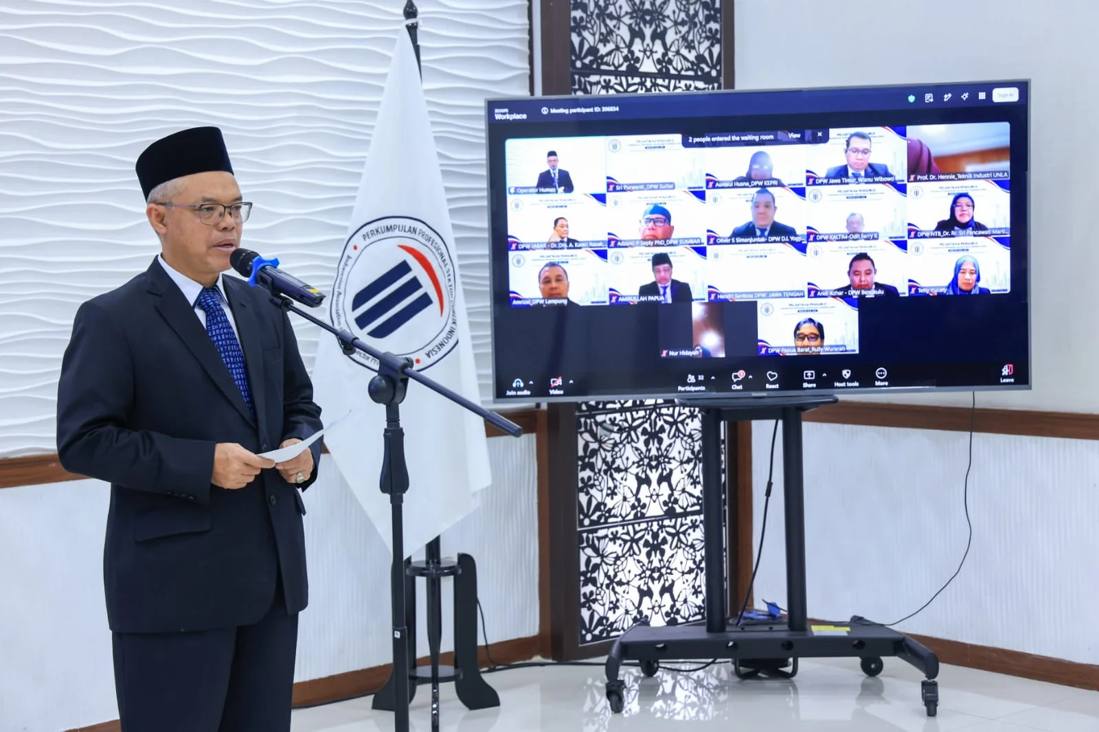Cris Kuntadi Kukuhkan Pengurus PPSPI di Seluruh Indonesia