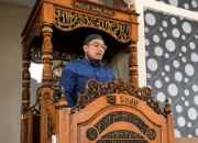 Khutbah Jumat di Sidrap, Dr Teuku Aulia: Kemerdekaan Sejati Bersyukur Saat Lapang dan Bersabar Saat Diuji 3 Khutbah Jumat di Sidrap, Dr Teuku Aulia: Kemerdekaan Sejati Bersyukur Saat Lapang dan Bersabar Saat Diuji