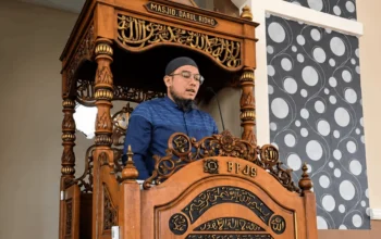 Khutbah Jumat di Sidrap, Dr Teuku Aulia: Kemerdekaan Sejati Bersyukur Saat Lapang dan Bersabar Saat Diuji