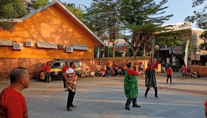 Serunya HUT RI di Polsek Manggala, Lomba Berlanjut hingga Malam