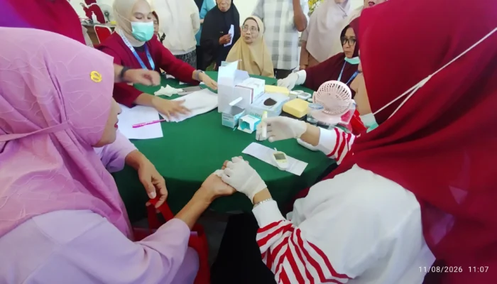 Cek Tensi hingga Kolesterol Gratis di Bantimurung, Didominasi Ibu-ibu