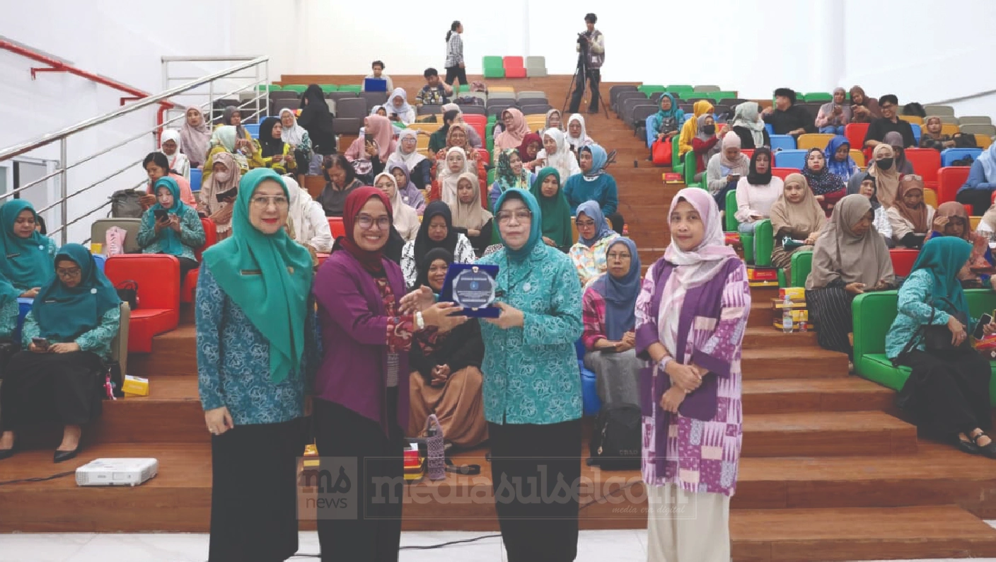 Ibu-ibu UMKM Makassar Mulai “Berteman” dengan AI, Promosi Tak Lagi Serba Bingung 2 AI Ibu Berdaya1