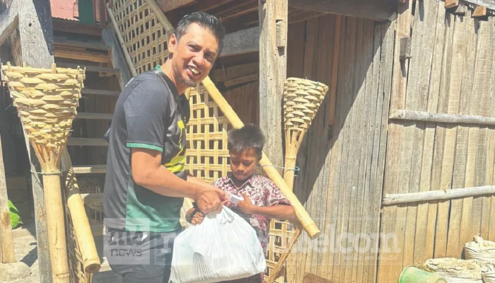 D’best Plafon PVC Jeneponto Salurkan Bantuan, Sasar Anak Yatim dan Keluarga Kurang Mampu