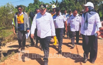 Camat Manggala Kawal Pembangunan Jalan Tamangapa-Romang Tangngaya 5 Camat Manggala Mendapingi Wali Kota