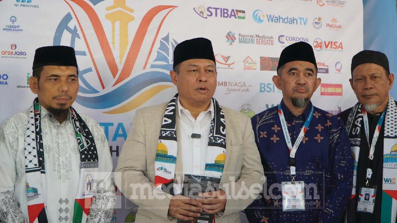 Dirut PT PAL memberi keterangan Pers
