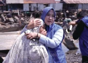 Fatma Wahyuddin Salurkan Bantuan untuk Korban Kebakaran Tallo Makassar, Serahkan Sembako hingga Seragam Sekolah 6 Fatma Wahyuddin1