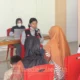 Diabetes Mengintai, Mahasiswa KKN Unhas Ajarkan Jurus Sederhana Jaga Kaki di Tellumpanua