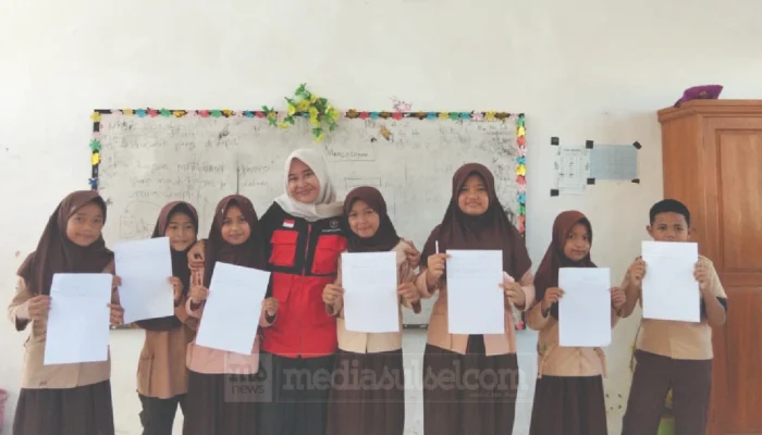 Perpustakaan Desa Jadi Ruang Kreatif, Siswa Tombolo Belajar Ubah Bacaan Menjadi Karya