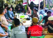 Kampung Bambu-bambu Jadi Contoh Kepedulian Kamtibmas, Kapolsek Manggala Dorong Penguatan Pos Kamling 7 Kapolsek Berdialog dengan warga