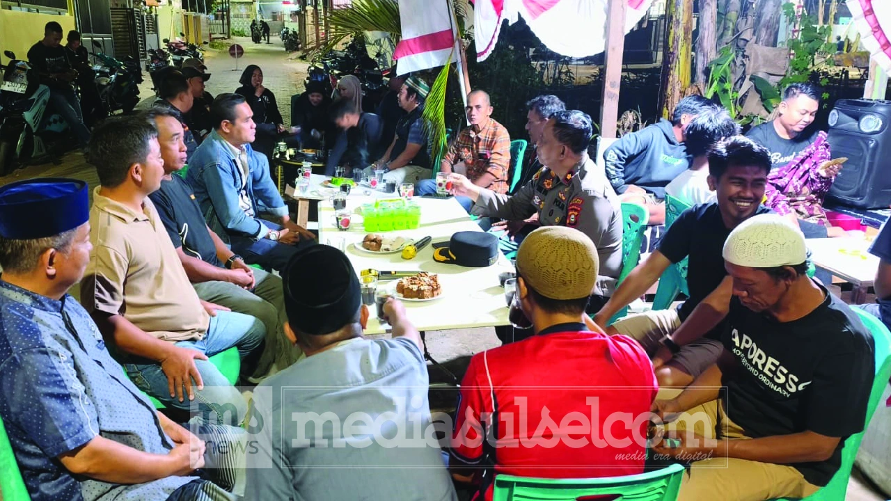 Kapolsek Berdialog dengan warga