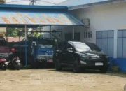 Mobil hitam