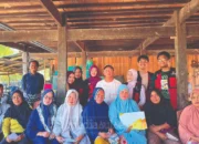 Bukan Sekadar Edukasi, Mahasiswa KKN Unhas Ajarkan Warga Manuba Bikin Pangan Fermentasi di Rumah 9 Pangan Fermentasi