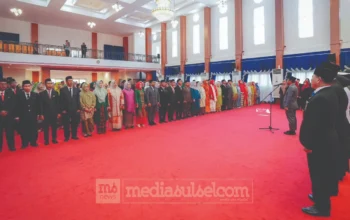 398 PNS Pemprov Sulsel Terima Satyalencana, Andi Sudirman Tekankan Amanah dan Integritas 3 Penganugerahan Satyalancana Karya Satya Pemprov Sulsel