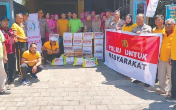 Polsek Manggala Sambangi Korban Kebakaran di Borong, Bawa Dukungan dan Kepedulian
