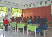 Mahasiswa KKN-PK Unhas Edukasi Siswi SMP di Bone Cegah Anemia dan Stunting Sejak Remaja 9 SMP Negeri Satap 6 Ponre